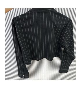 H&amp;M Cropped Shirt