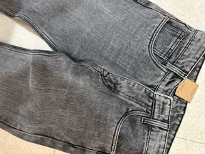 28,32 Standard Sizes jeans