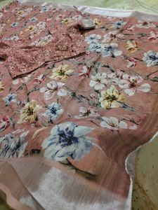 Nice Flower 🌺 Print Saree With Blouse