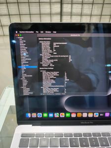 MacBook Pro 13&#34; Mid 2017 - 8GB RAM, 256GB SSD