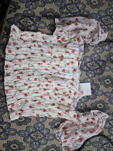 Floral Off-Shoulder Crop Top
