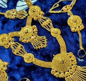 Neckles Set