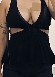 Zara cut out top *rare find*      ₹ 750