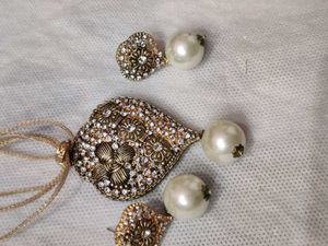 Elegant Gold &amp; Pearl Jewelry Set – Unused &amp; Well-P