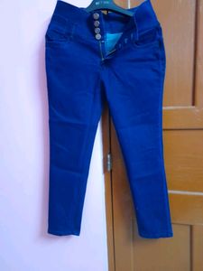 New Navy Blue Jeans With Button Closures 💙