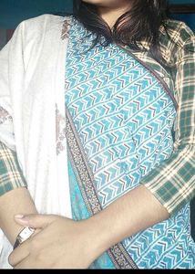 Blue Coloured Golden Foil Printed Saree Wid Blouse