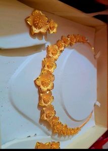 Beautiful flower one gram gold polish necklace set