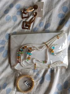 1 Necklace Set, A Pair Of Earrings, Bracelet