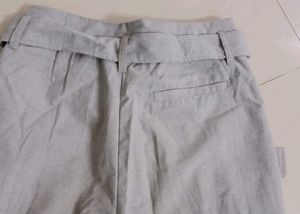High waist trousers with belt