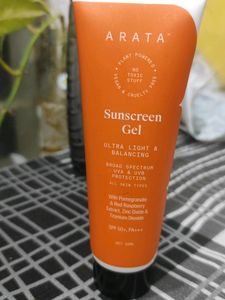 Arata Sunscreen Gel SPF 50 PA+++