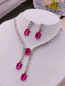 Fashion Necklace With Earrings Set