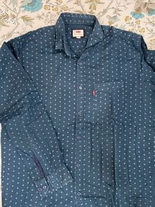 Levi&#39;s Blue Patterned Shirt