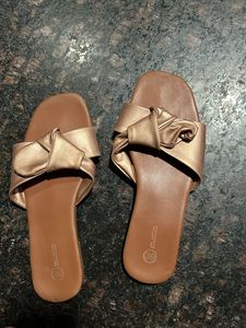 Zudio Flats