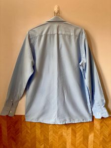 Peter England: Light Blue Button-Down Shirt
