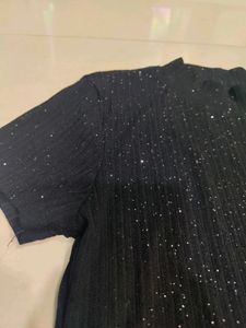 Tissue Black Tee