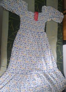 Liva Floral Print Midi Dress