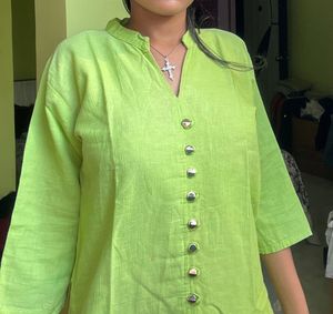 Women Solid Cotton Silk Straight Kurti