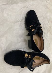 Black Ribbon Accent Casual Shoes