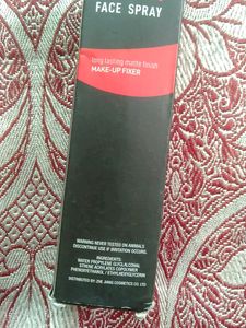 Huda Beauty Matte Fixer Face Spray