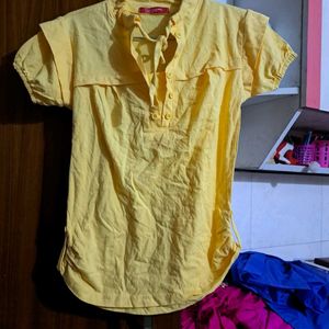 Butter Yellow Top