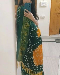 Beautiful Bandhani Saree And Blouse