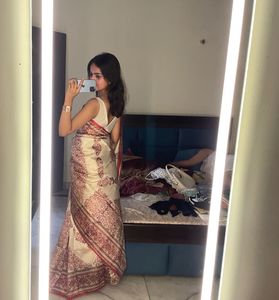 Elegant Red &amp; Beige Patterned Saree