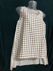 White &amp; Black Stylish Top