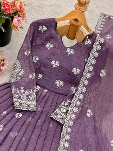 Designer Crunchy Silk Gown💜