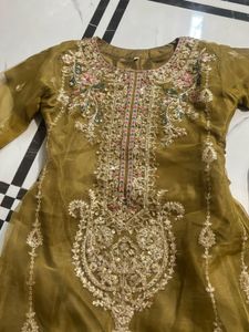 Price Drop Elegant Embroidered Ethnic Suit Set