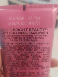 Pond&#39;s Bright Beauty Face Wash - Niacinamide