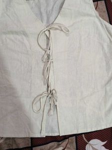 Chic Linen Blend Tie-Front Sleeveless Top