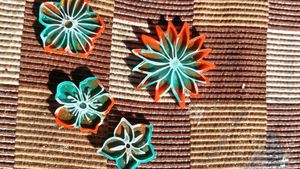 Resin Tricolor Flower Set