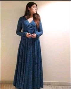 Chic Blue Floral Dress 💙