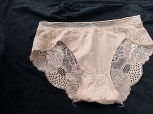 Net + Seamless Branded Penty.