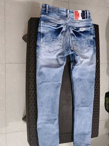 light blue pant