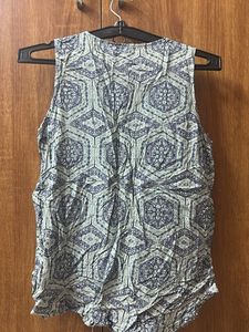 Patterned Sleeveless Zipped Top