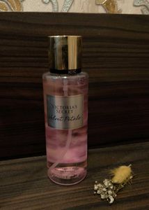 Victoria&#39;s Secret Velvet Petals