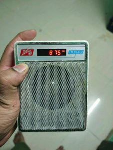 Vintage Pocket FM Radio - Not in work condi6