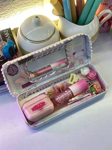Makeup &amp; Accessories Tin