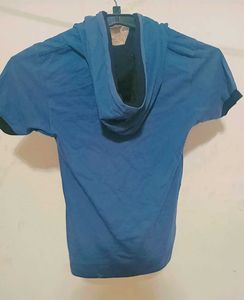 Cool Blue Graphic T-shirt with a cap