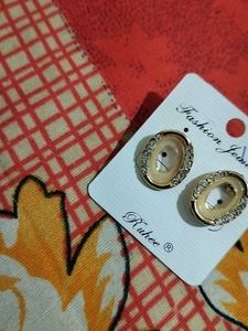 Ruhee Elegant Earrings/Studs
