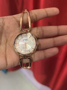 Elegant Women&#39;s Watch
