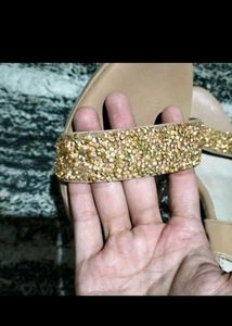 Elegant Beige &amp; Gold Sandals