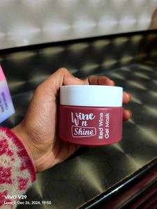 ❗Wine N Shine Red Mask ❗
