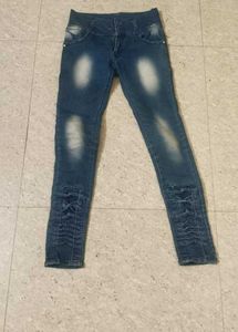 Blue Straight Cut Jeans with Stylish Bottom Design