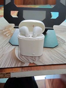 Apple AirPods Case and Charger