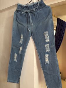Ripped High-Waisted STREACHABLE Jeans