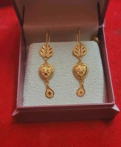 Beautiful New Hanging Earings