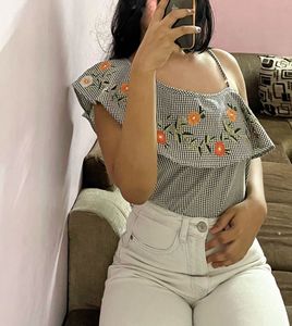 Viral Gingham Top 🖤