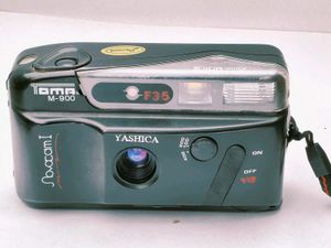 Yashica 35mm Film Camera with Flash 📸